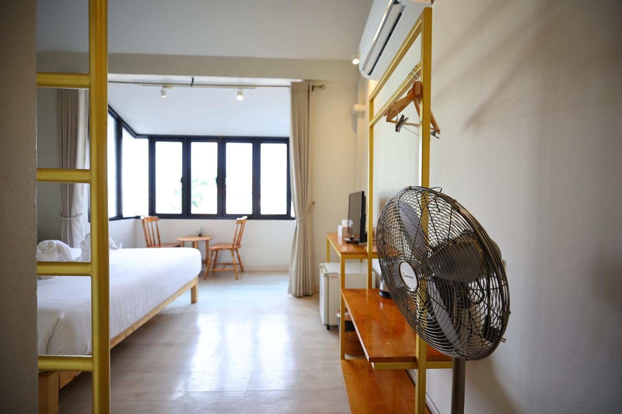 Bed & Breakfast Poshtel Haven 3*